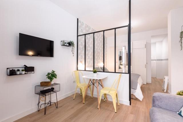 Loft And Bike Alameda Apartment Sevilla Bagian luar foto
