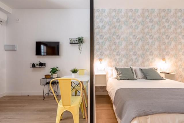 Loft And Bike Alameda Apartment Sevilla Bagian luar foto